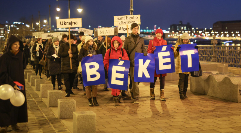 Az emberi szív vágya a béke – Fáklyás felvonulás és ökumenikus imádság a béke világnapján