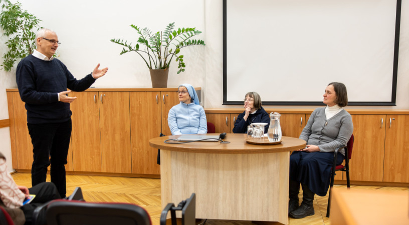 Amit Istennel élünk meg, csak jól sülhet el – A szüzek rendje tagjai Krisztus békéjéről