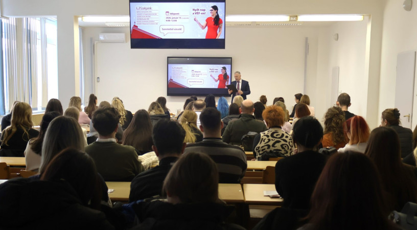 Nagy érdeklődés kísérte a Veszprémi Érseki Főiskola nyílt napját