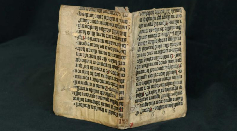 Világritkaság: Gutenberg 36 soros bibliájának töredéke került elő a Széchényi Könyvtárban