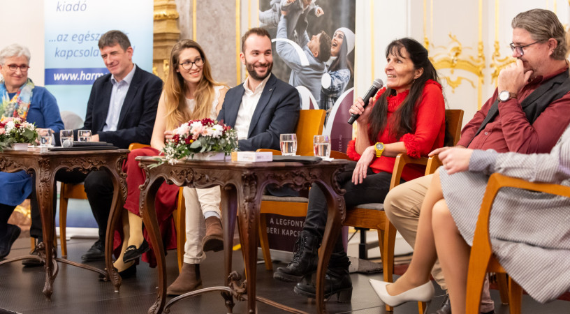 A házasságról beszélni csak őszintén érdemes –  Körkérdéseket tettek fel ismert pároknak 