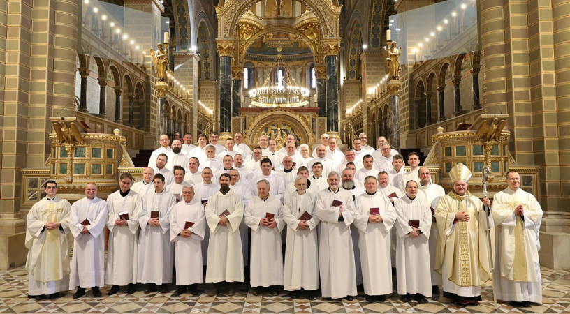 Először avattak lektorokat a Pécsi Egyházmegye szolgálatára, rögtön félszázat