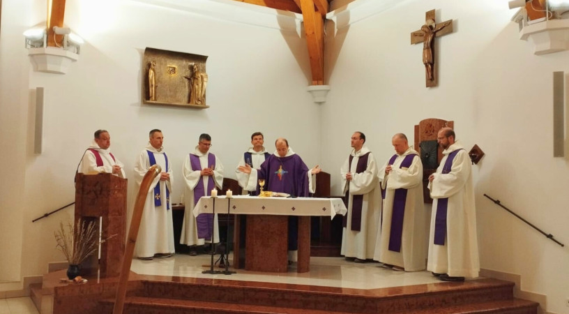 Közép-európai szerzetesi találkozót tartott Kismaroson a Chemin Neuf Közösség 