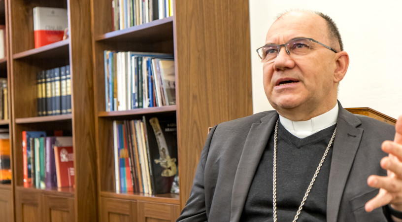 „Szent szenvedély, szent kaland!” – Interjú a 60 éves Marton Zsolt püspökkel