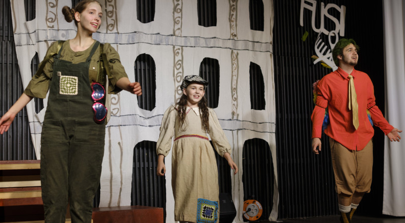 Az elveszett idő nyomában – <i>Momo</i> a székesfehérvári ciszterci diákok előadásában