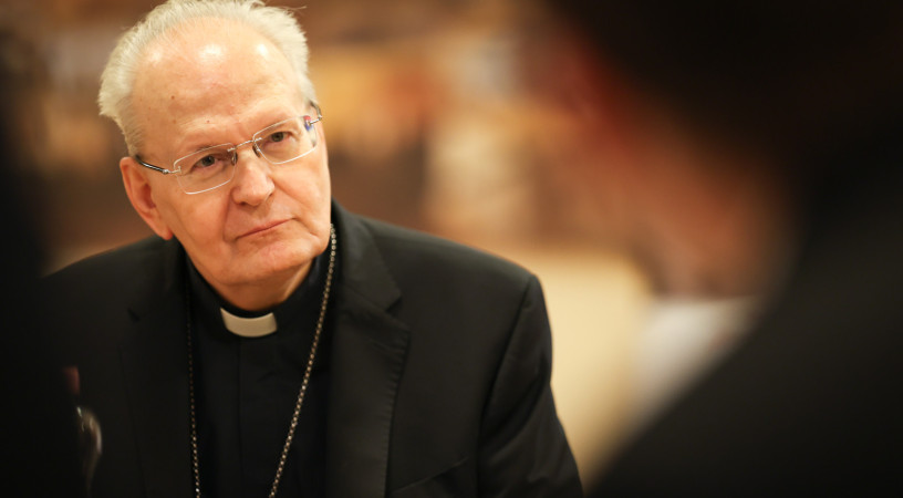 Köszönöm az imádságokat – Erdő Péter bíboros, prímás üzenetét olvasták fel a krizmaszentelési misén