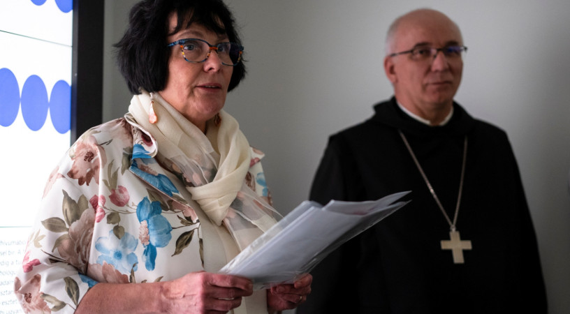 Az iskola a remény, a sebezhetőség és a periféria fókuszában – Rubovszky Rita pannonhalmi beszéde