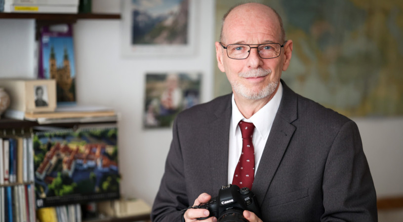 A pillanat elszáll, a fotó megmarad –
Találkozás Thaler Tamás „dokumentarista fotóssal”