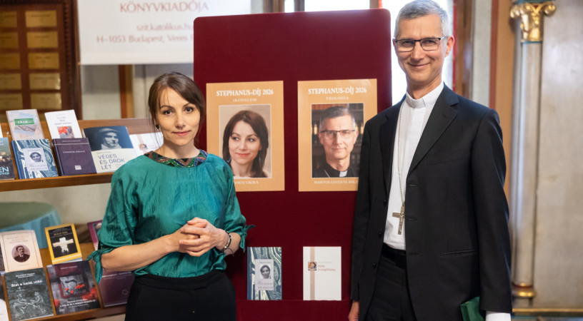 Iancu Laura és Martos Levente Balázs kapták a Stephanus-díjat – Megnyílt a 33. Szent István Könyvhét