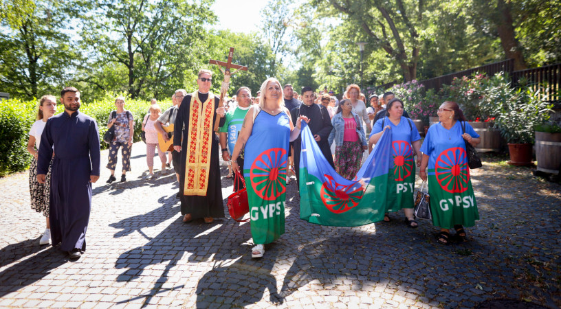 Szabad lélekkel Isten rendjében – Országos roma zarándoklatot tartottak Mátraverebély-Szentkúton