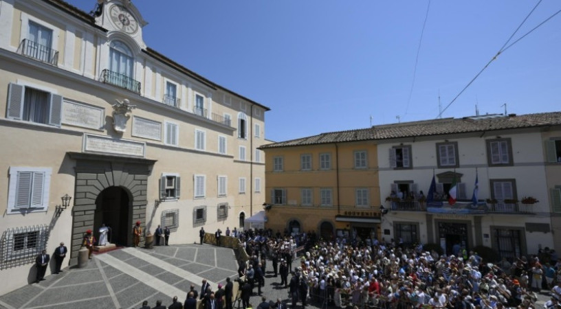 Leó pápa vasárnap délben Castel Gandolfóban: Isten nem szűnik meg hinni bennünk!