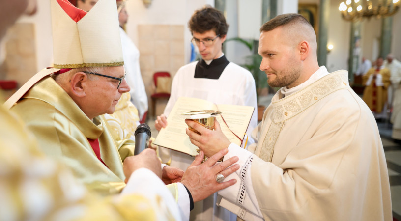 Mi papként vagyunk katonák – Bemutatjuk Katonai Ordinariátus frissen felszentelt tábori lelkészét