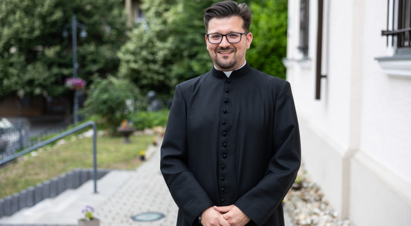 Most kezdődik el... – Bemutatjuk a Kaposvári Egyházmegye újmisés papját