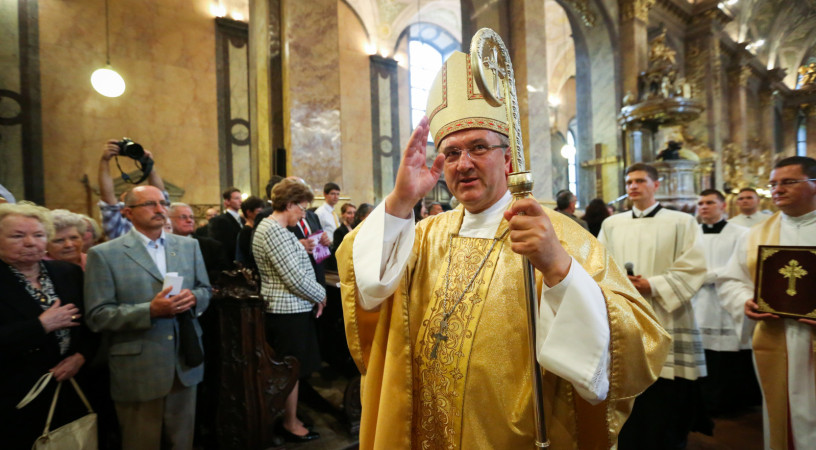 „Elvitte őt Jézushoz” – Tíz éve iktatták be hivatalába Veres András győri megyéspüspököt