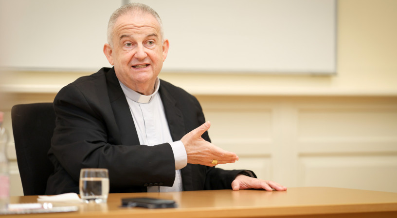 Világraszóló küldetés – Találkozás Pintér Gábor érsekkel, Új-Zéland és Óceánia apostoli nunciusával